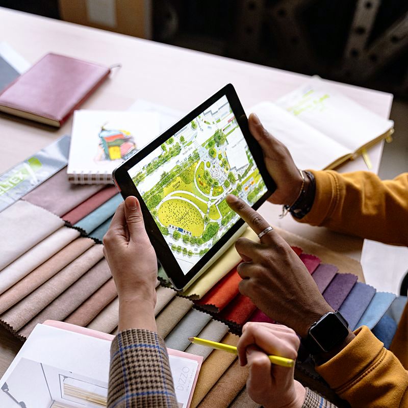 Analyse d’un plan d’aménagement paysager sur tablette
